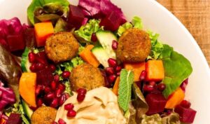 Best healthy restaurants Stuttgart vegetarian salads your area