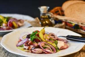 Best healthy restaurants Bakersfield vegetarian salads your area