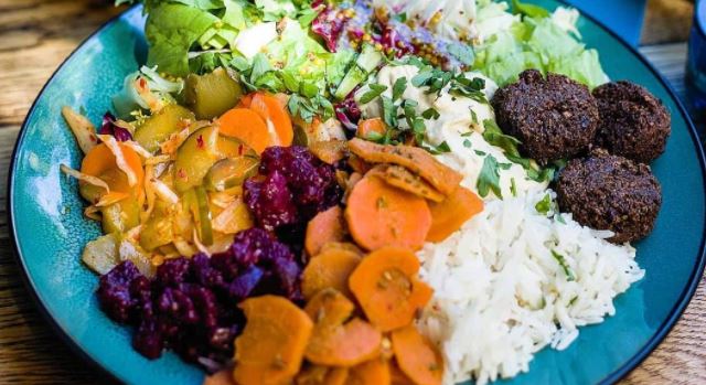 Best healthy restaurants Warsaw vegetarian salads your area