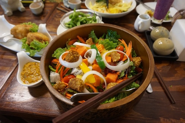 Best healthy restaurants Antwerp vegetarian salads your area